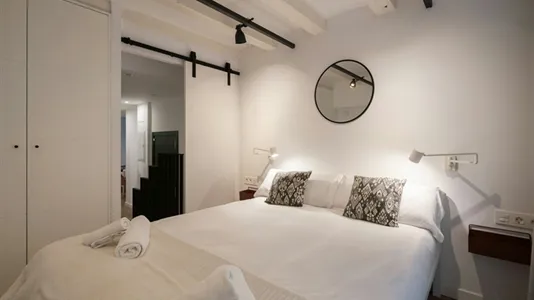 Apartments in Barcelona Eixample - photo 8