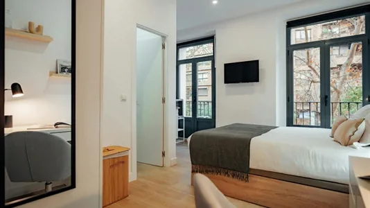 Rooms in Madrid Retiro - photo 3