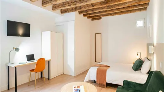 Rooms in Madrid Centro - photo 8