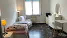 Room for rent, Florence, Toscana, &lt;span class=&quot;blurred street&quot; onclick=&quot;ProcessAdRequest(13184786)&quot;&gt;&lt;span class=&quot;hint&quot;&gt;See streetname&lt;/span&gt;[xxxxxxxxxxxxx]&lt;/span&gt;
