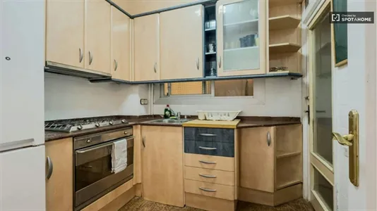 Rooms in Barcelona Eixample - photo 9