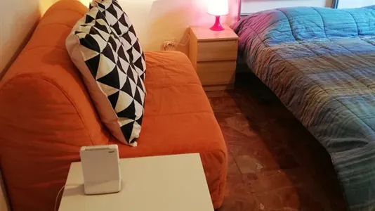 Rooms in Florence - photo 9