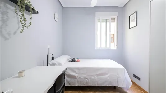 Rooms in Madrid Retiro - photo 1