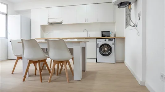 Rooms in el Camí de Vera - photo 7