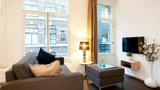 Apartments in Amsterdam Centrum - photo 2