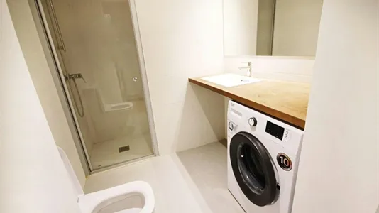 Rooms in Barcelona Sants-Montjuïc - photo 10