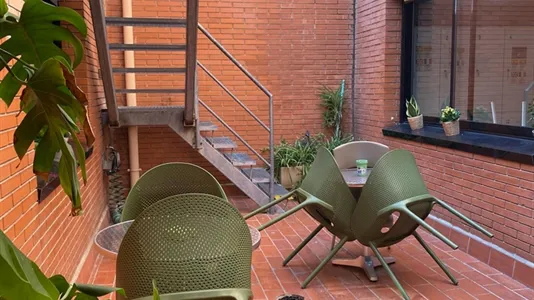 Rooms in Barcelona Ciutat Vella - photo 9