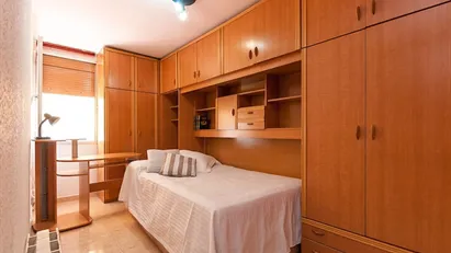 Room for rent in Cornellà de Llobregat, Cataluña