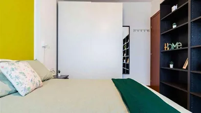 Room for rent in Milano Zona 5 - Vigentino, Chiaravalle, Gratosoglio, Milan