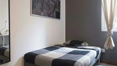 Room for rent in Milano Zona 6 - Barona, Lorenteggio, Milan