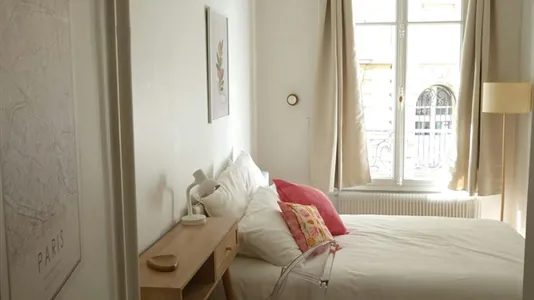 Rooms in Paris 8ème arrondissement - photo 5