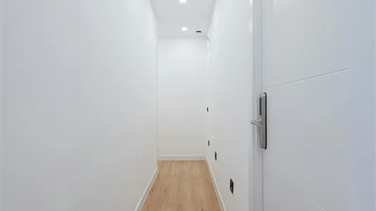 Rooms in Madrid Centro - photo 8