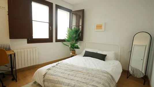 Rooms in Barcelona Ciutat Vella - photo 1