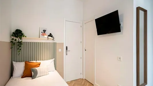 Rooms in Madrid Centro - photo 7