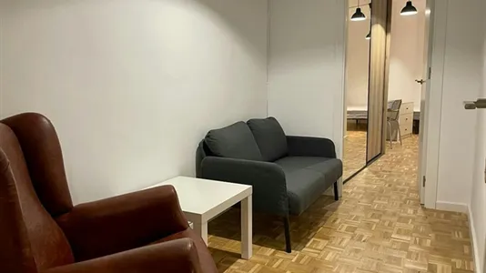 Rooms in Barcelona Ciutat Vella - photo 6