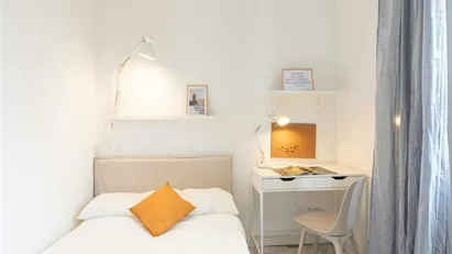 Room for rent in Milano Zona 6 - Barona, Lorenteggio, Milan