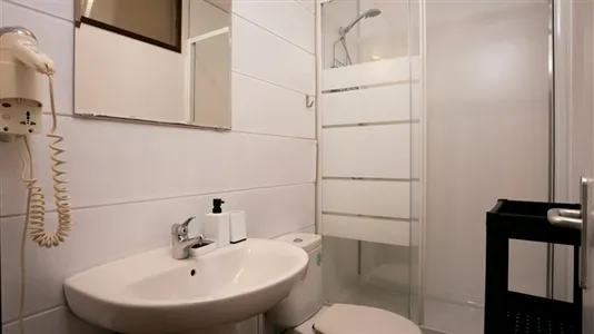 Rooms in Barcelona Eixample - photo 4