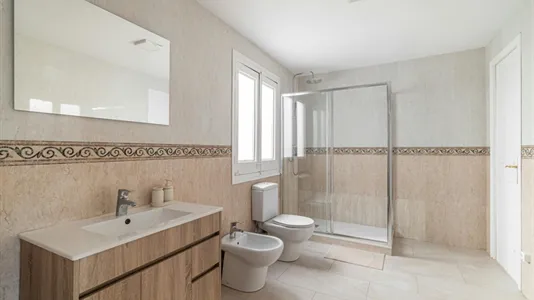 Rooms in Barcelona Ciutat Vella - photo 6