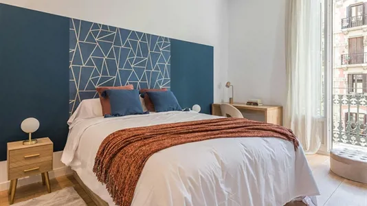 Rooms in Barcelona Eixample - photo 1