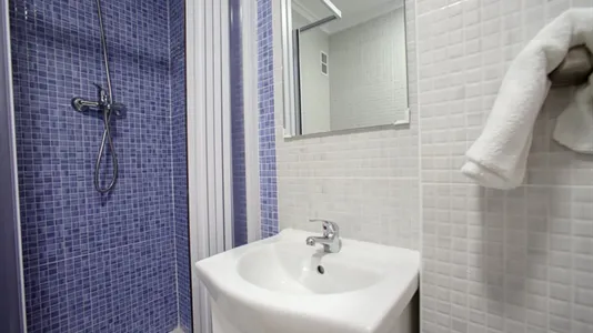 Rooms in el Camí de Vera - photo 9