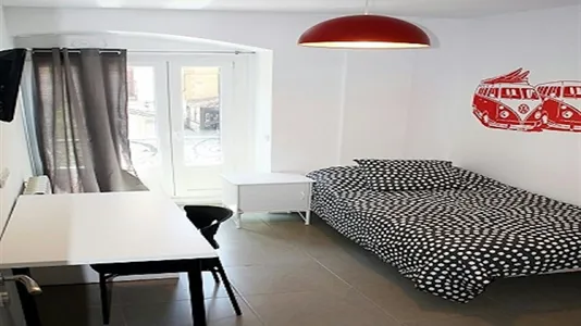 Rooms in Madrid Centro - photo 2