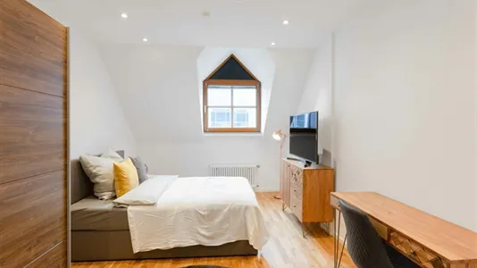 Rooms in Frankfurt Süd - photo 1