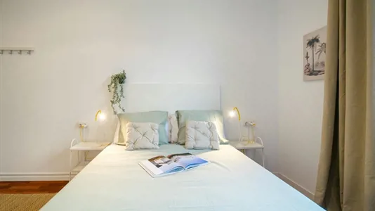 Rooms in Barcelona Eixample - photo 3