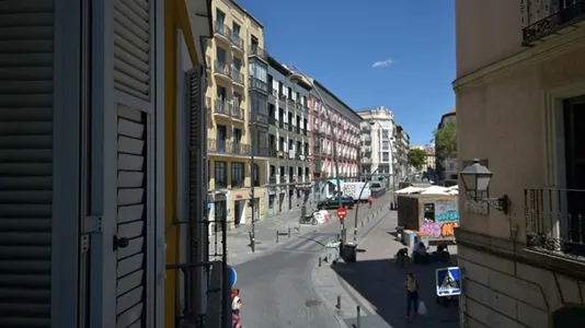 Rooms in Madrid Centro - photo 7