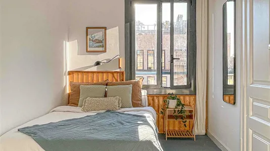 Rooms in Barcelona Eixample - photo 1