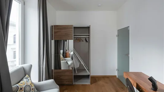 Rooms in Munich Ludwigsvorstadt-Isarvorstadt - photo 4