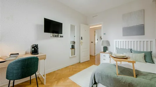 Rooms in Madrid Chamartín - photo 3