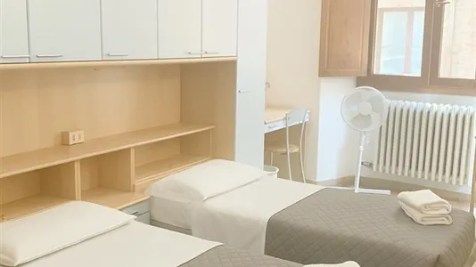 Rooms in Siena - photo 1
