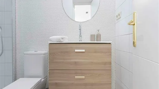 Rooms in Madrid Centro - photo 7