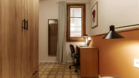 Rooms in Barcelona Ciutat Vella - photo 3