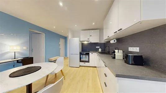 Apartments in Lyon - photo 4