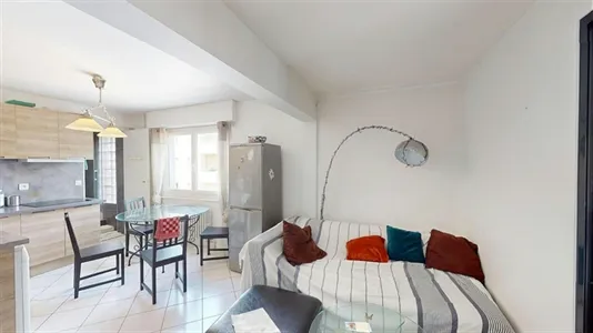 Rooms in Saint-Julien-en-Genevois - photo 4