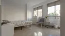Room for rent, Valencia Campanar, Valencia (region), &lt;span class=&quot;blurred street&quot; onclick=&quot;ProcessAdRequest(7748429)&quot;&gt;&lt;span class=&quot;hint&quot;&gt;See streetname&lt;/span&gt;[xxxxxxxxxxxxx]&lt;/span&gt;