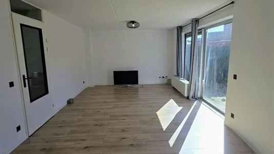 Houses in Location is not specified - photo 9