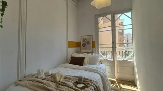 Rooms in Barcelona Eixample - photo 2