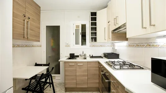 Rooms in Badalona - photo 4