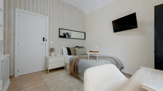 Rooms in Madrid Chamberí - photo 1