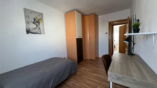 Rooms in Zaragoza - photo 3