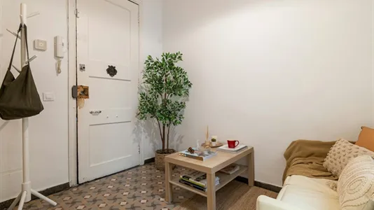 Rooms in Barcelona Ciutat Vella - photo 5