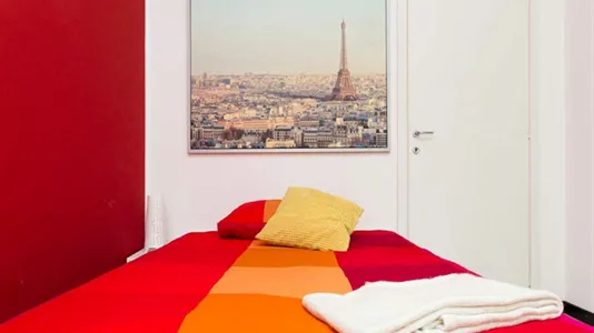 Rooms in Milano Zona 8 - Fiera, Gallaratese, Quarto Oggiaro - photo 3