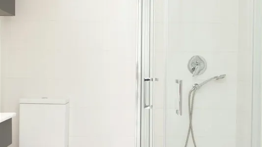 Rooms in Madrid Salamanca - photo 7