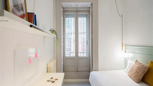 Rooms in Madrid Centro - photo 4