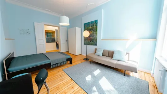 Rooms in Berlin Charlottenburg-Wilmersdorf - photo 2