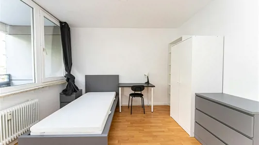 Rooms in Berlin Charlottenburg-Wilmersdorf - photo 3