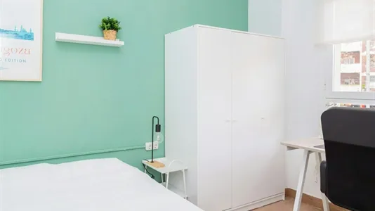 Rooms in Zaragoza - photo 4