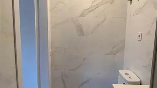 Rooms in Barcelona Eixample - photo 9